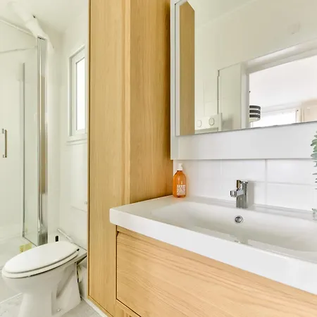 Apartment Quiet & Refurbished 1br Parisian Retreat-paris 16 *