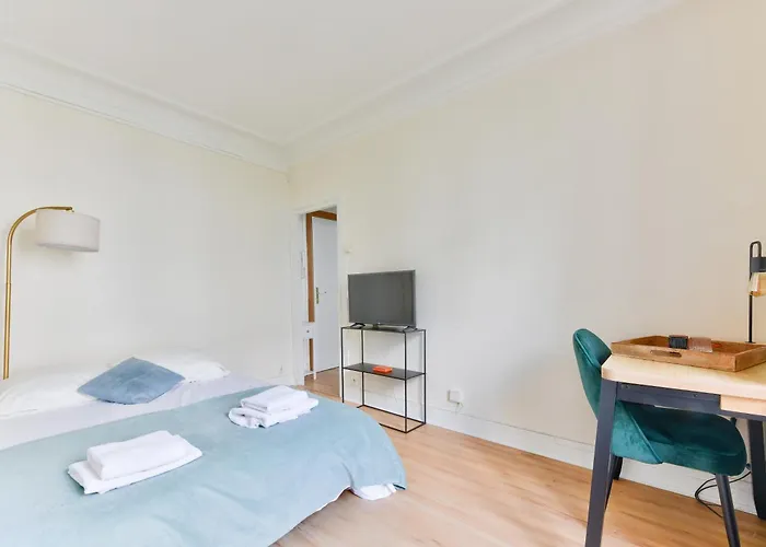 Quiet & Refurbished 1br Parisian Retreat-paris 16